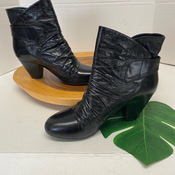 Miz Mooz TWEEZER Heeled Leather Ankle Booties - Picture 2 of 12